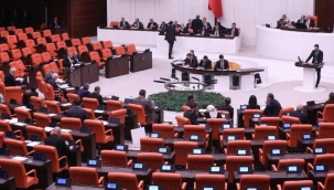 'Üç dönem' kuralına takılan AK Parti'li vekiller TBMM'ye küstü, koltuklar boş kaldı