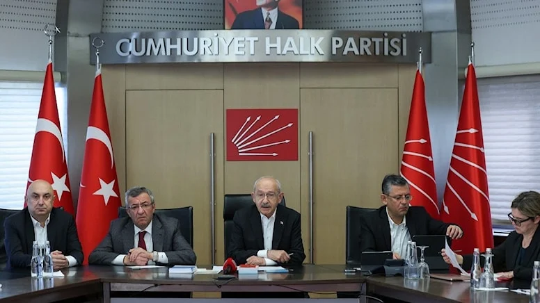 CHP 'den Kılıçdaroğlu'na tam yetki verildi